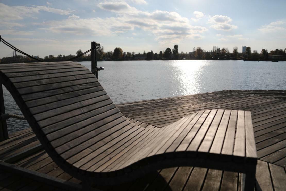 Bungalow At Lake Alte Donau Vienna Exterior photo